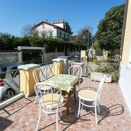 Apartamento N50 - Numana, trilocale in centro con portico e posto auto Exterior foto