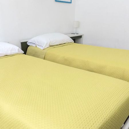 Apartamento N50 - Numana, trilocale in centro con portico e posto auto Exterior foto