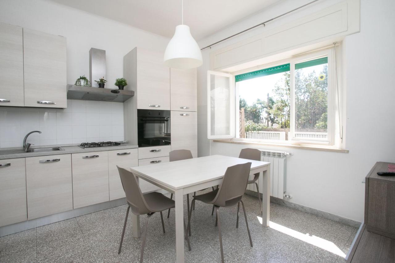 Apartamento N50 - Numana, trilocale in centro con portico e posto auto Exterior foto