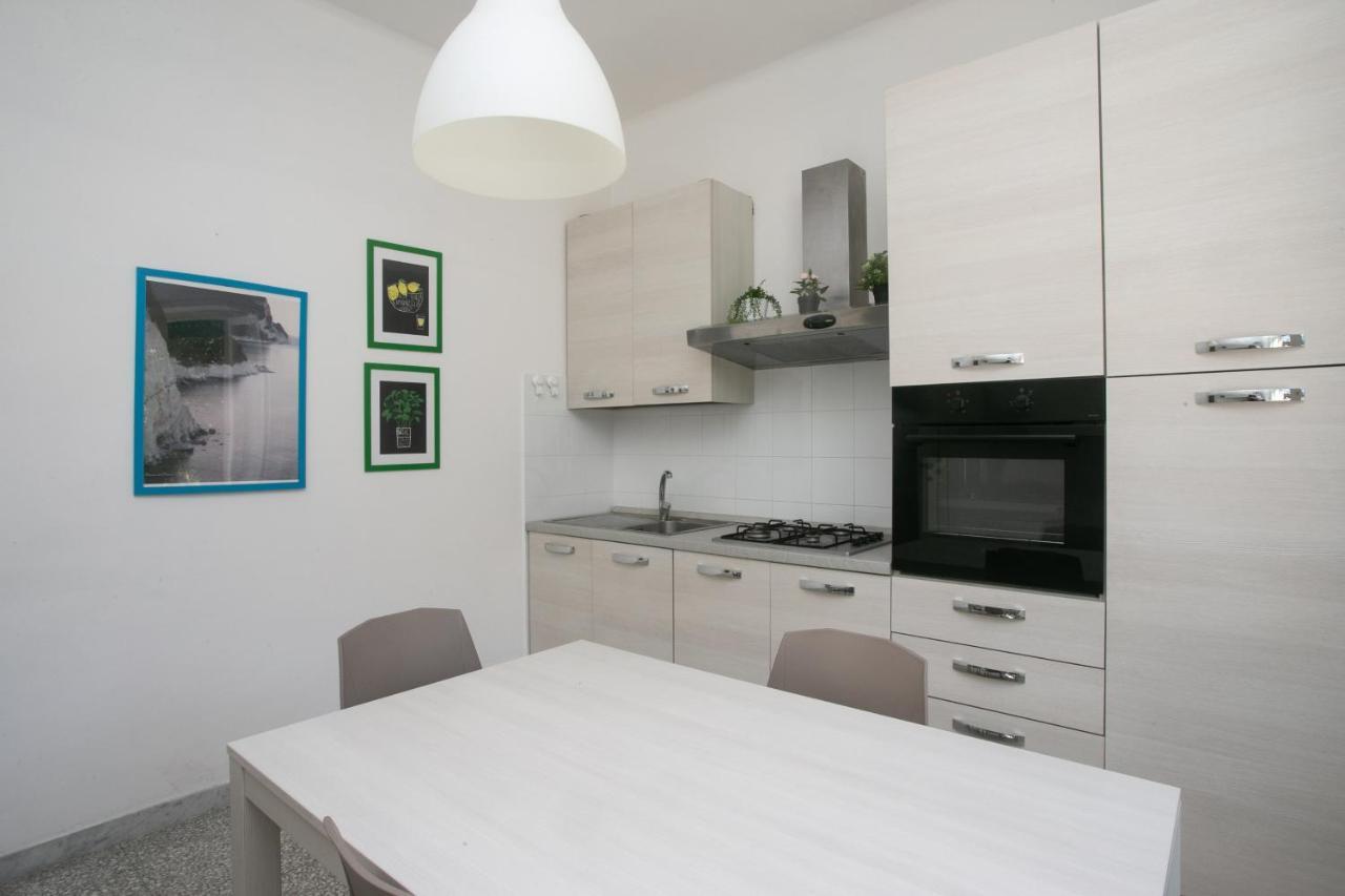 Apartamento N50 - Numana, trilocale in centro con portico e posto auto Exterior foto