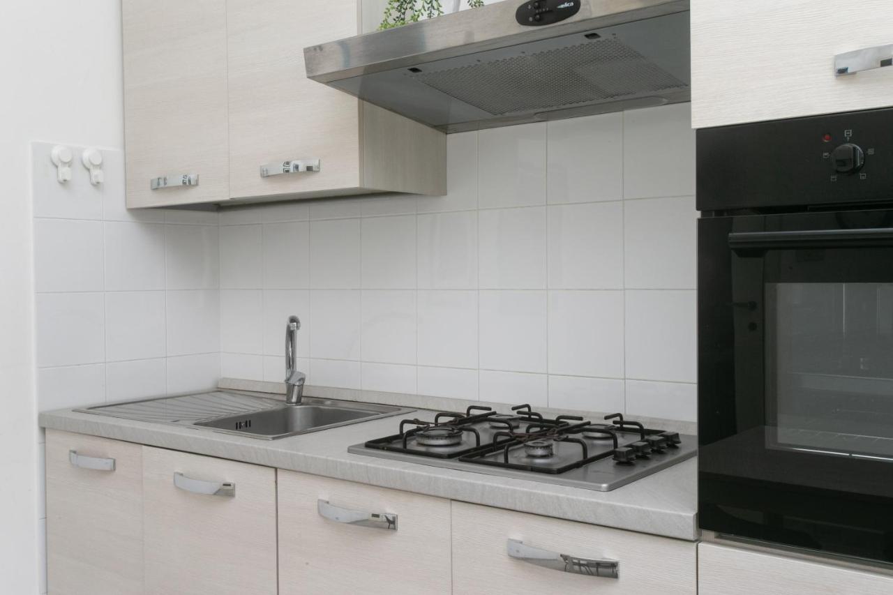 Apartamento N50 - Numana, trilocale in centro con portico e posto auto Exterior foto