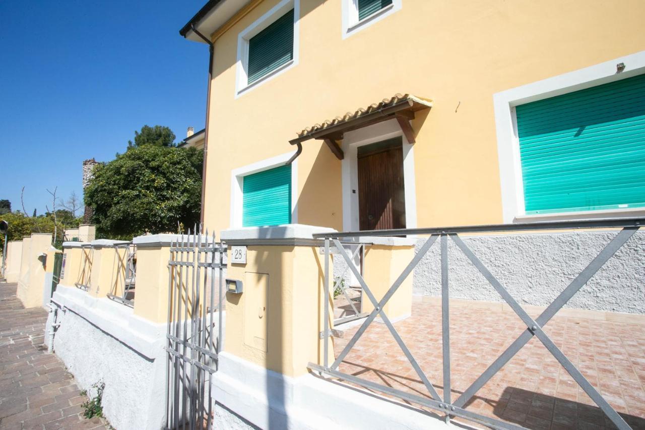 Apartamento N50 - Numana, trilocale in centro con portico e posto auto Exterior foto
