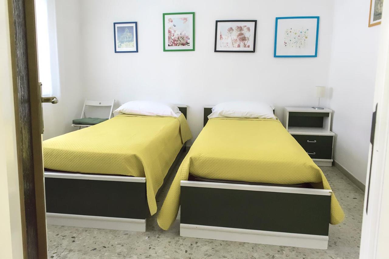 Apartamento N50 - Numana, trilocale in centro con portico e posto auto Exterior foto