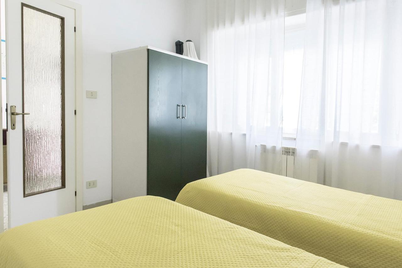 Apartamento N50 - Numana, trilocale in centro con portico e posto auto Exterior foto