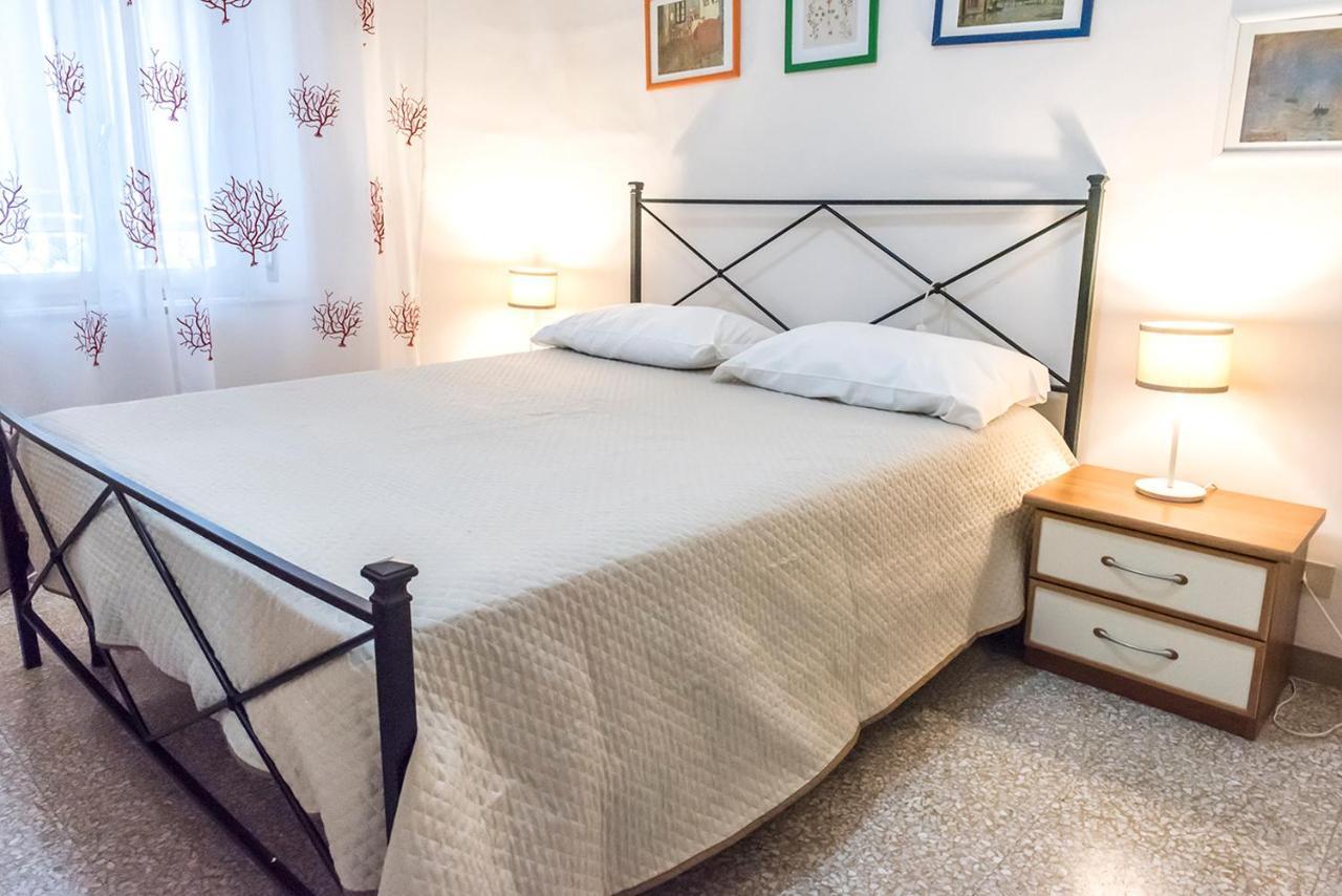 Apartamento N50 - Numana, trilocale in centro con portico e posto auto Exterior foto