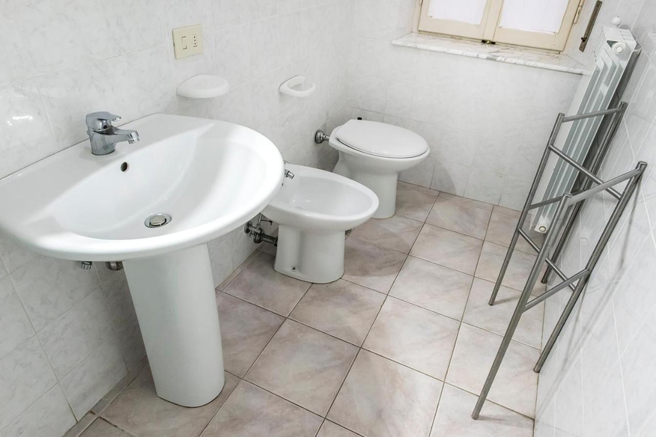 Apartamento N50 - Numana, trilocale in centro con portico e posto auto Exterior foto